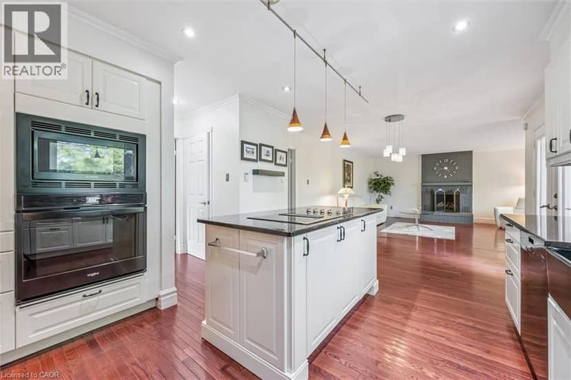 21 TINATAWA Court, Kitchener, photo 8