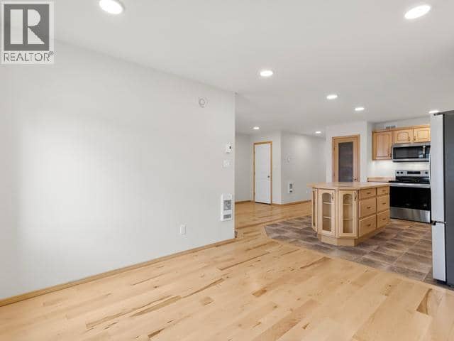 57 Wyvern Avenue — photo 14 of 29