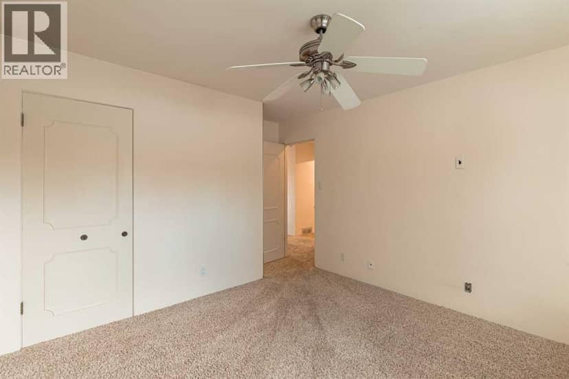 4007 14A Street SW — photo 23 of 39