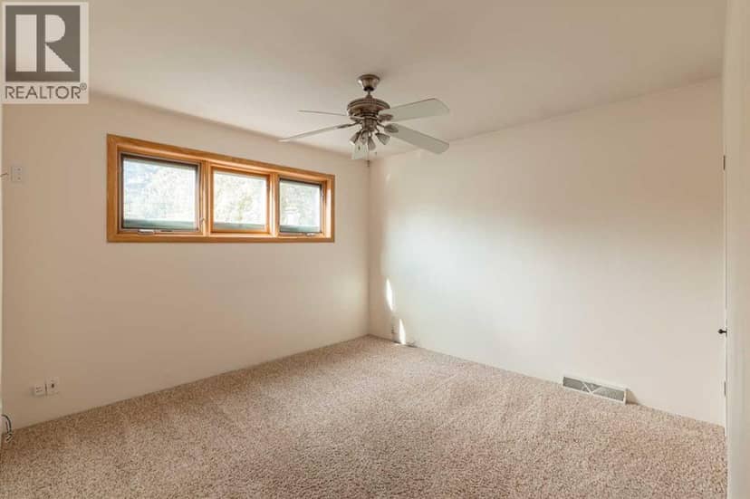 4007 14A Street SW — photo 26 of 39