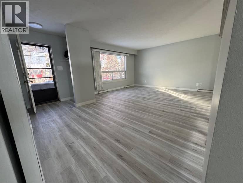 431 53 Avenue SW, Calgary, photo 4
