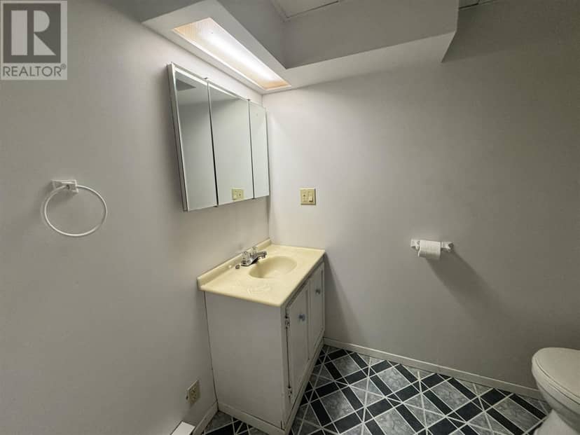 300 Martel RD — photo 17 of 33