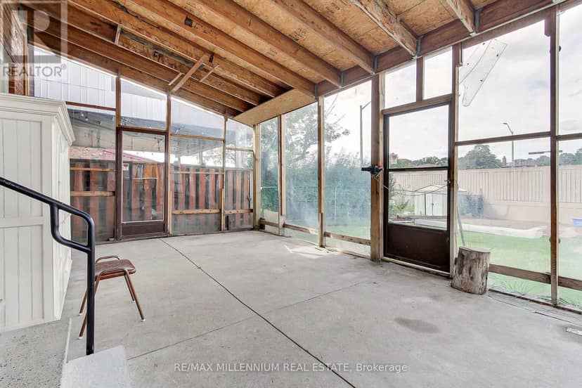 7431 Sigsbee Drive — photo 31 of 34