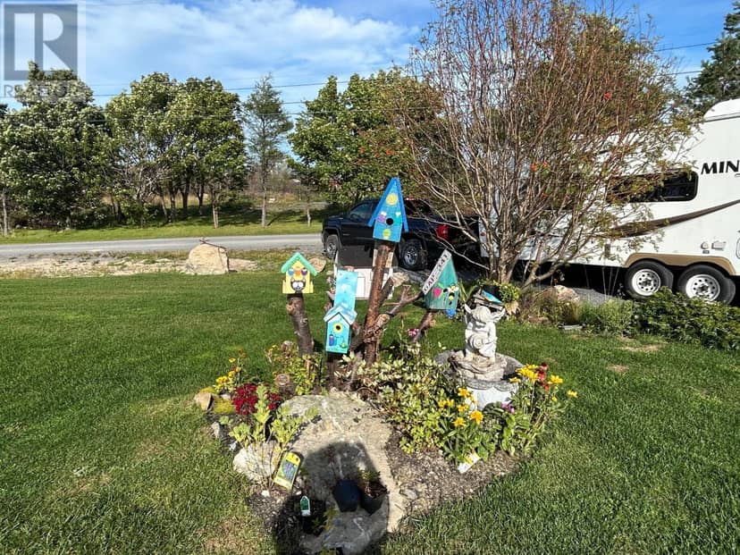 8 Vaughan Road — photo 16 of 35