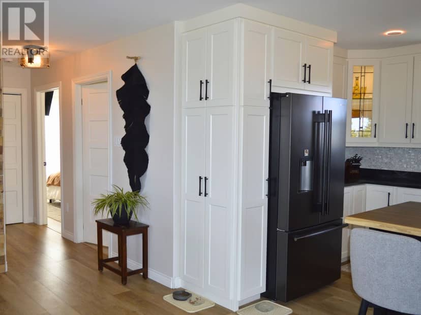 8 Vaughan Road — photo 19 of 35