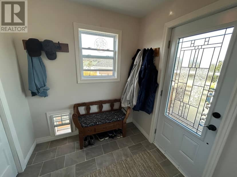 8 Vaughan Road — photo 34 of 35