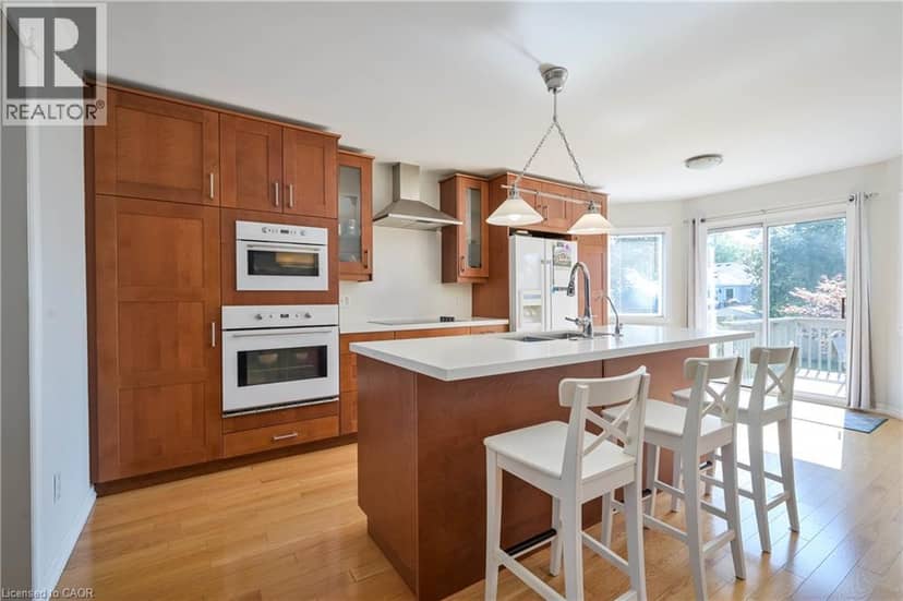 12 LANGEVIN Drive — photo 8 of 40