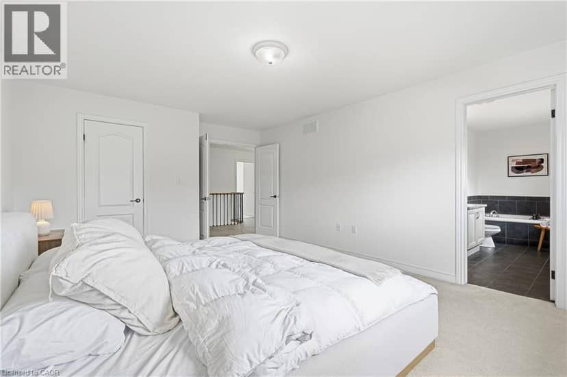 115 BOCELLI Crescent — photo 16 of 31