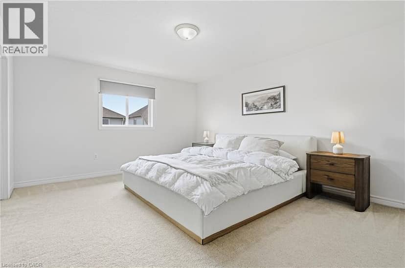 115 BOCELLI Crescent — photo 15 of 31