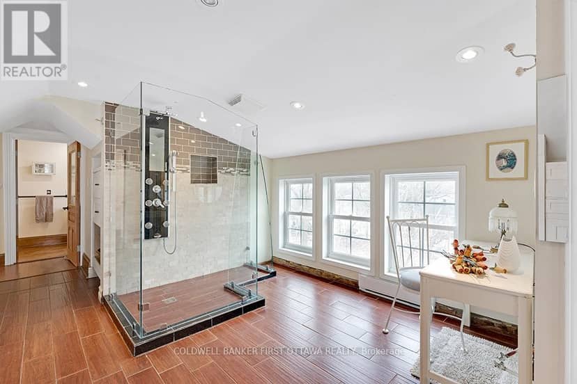 28 South Street — photo 26 of 40