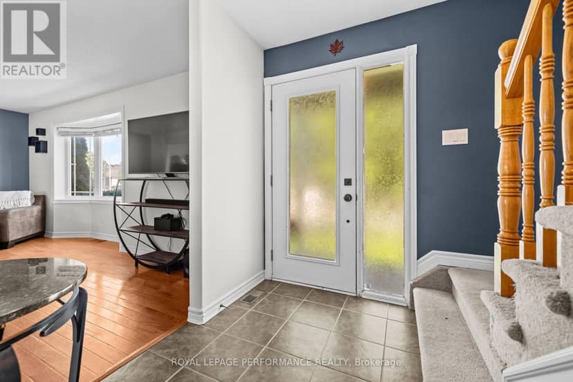 407 Centenaire Street — photo 3 of 40
