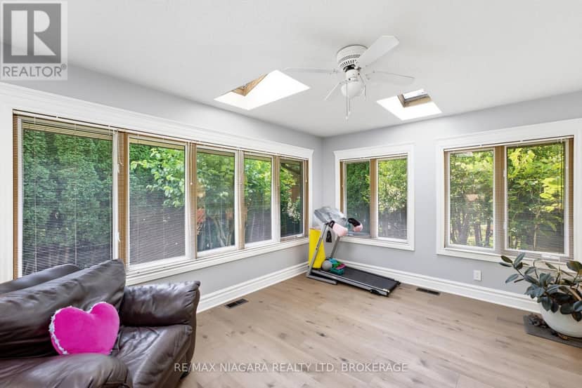 11 Richelieu Drive — photo 16 of 30