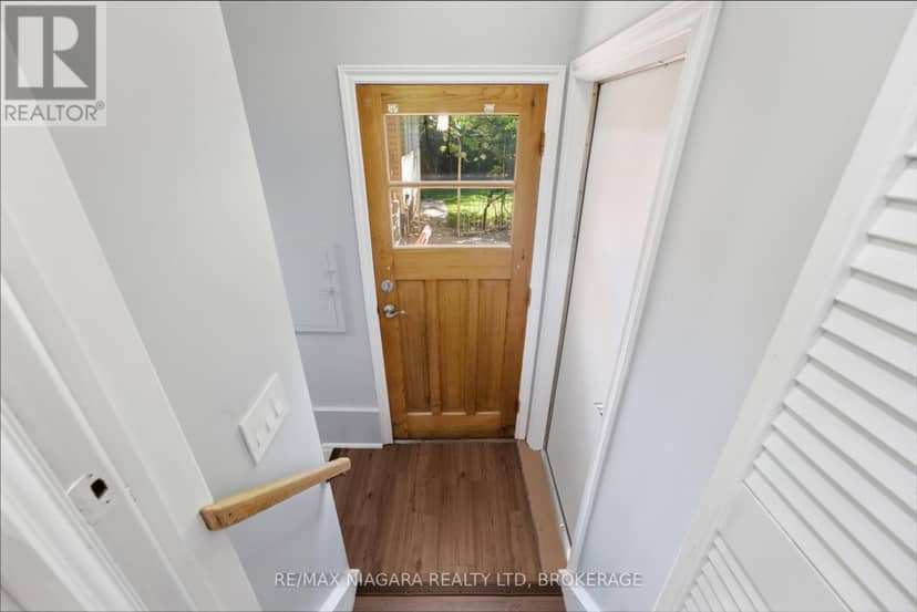 11 Richelieu Drive — photo 18 of 30
