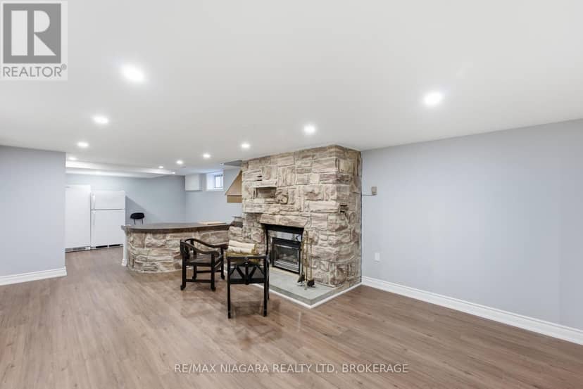 11 Richelieu Drive — photo 20 of 30