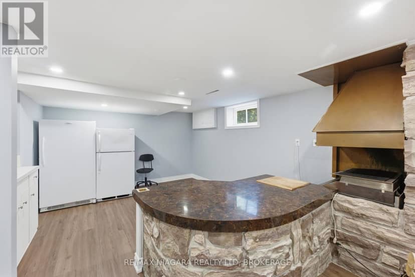 11 Richelieu Drive — photo 21 of 30