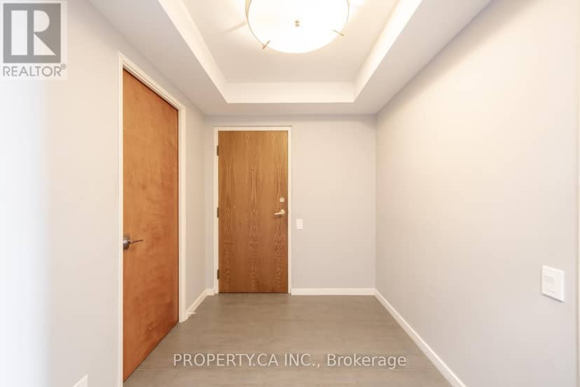 1202 - 1 Concorde Place — photo 29 of 35