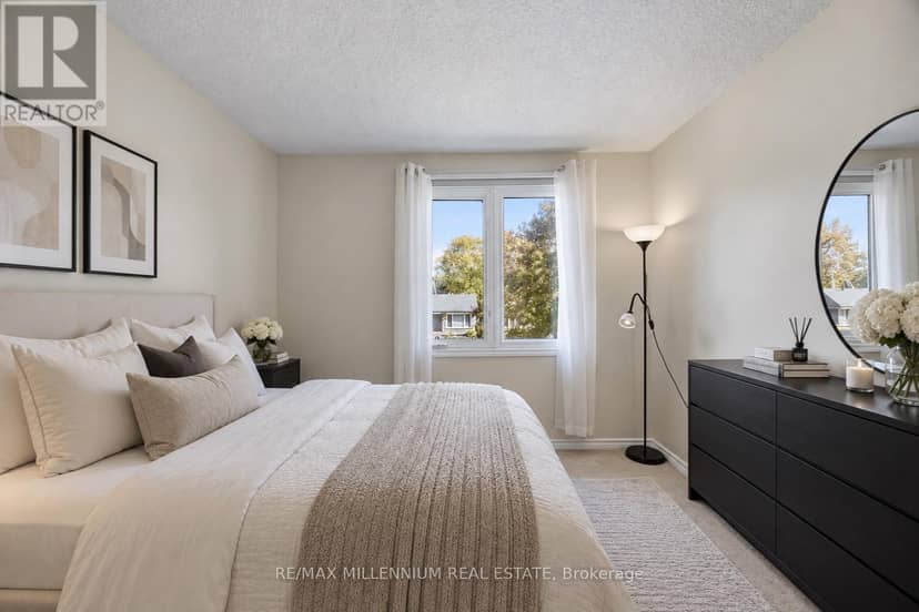 1855 Malden Crescent — photo 19 of 39