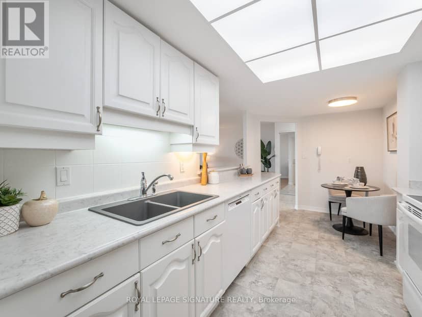 612 - 20 Guildwood Parkway — photo 17 of 40