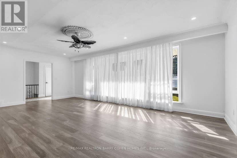 19 Oakbank Road — photo 8 of 32