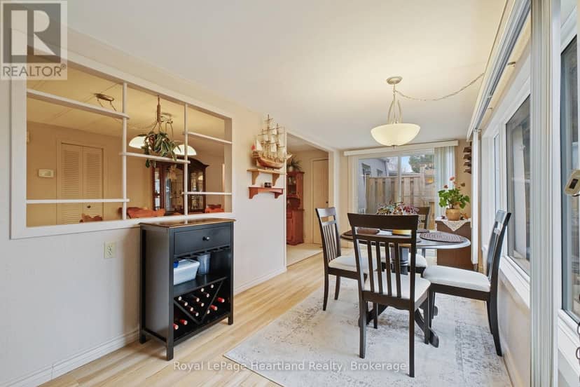 13 Cypress Point Crescent — photo 14 of 40