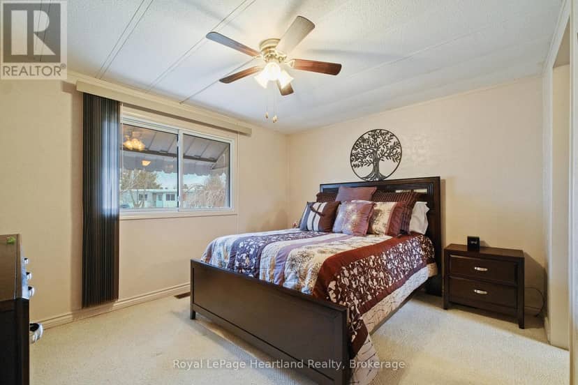 13 Cypress Point Crescent — photo 16 of 40