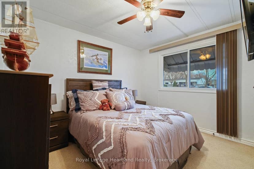 13 Cypress Point Crescent — photo 23 of 40