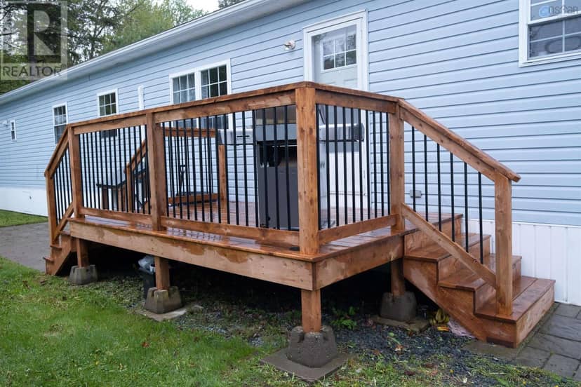 275 Circle Drive — photo 10 of 11