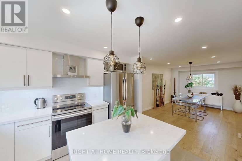 6 - 400 Bloor Street — photo 6 of 28