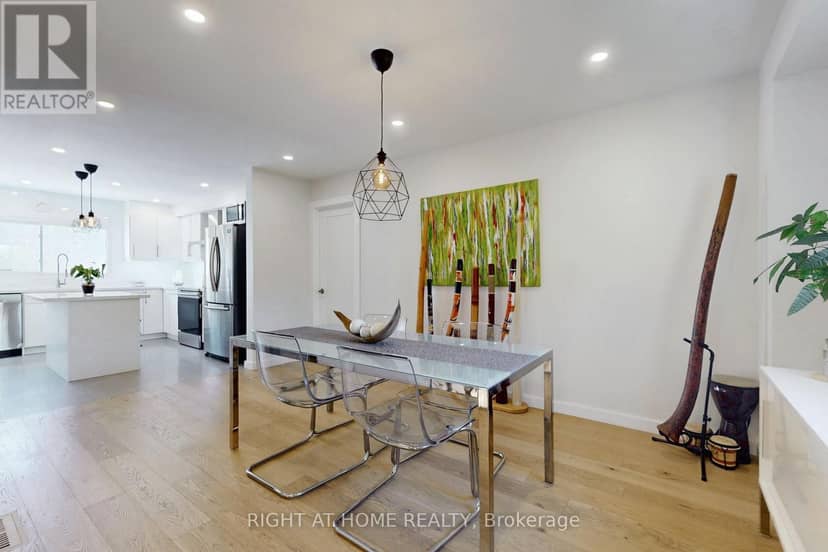 6 - 400 Bloor Street — photo 9 of 28