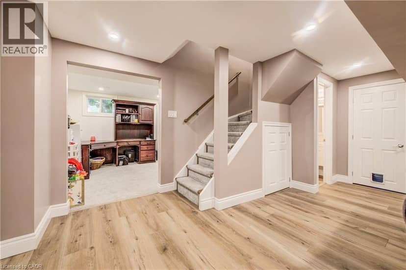 41 MCNIVEN Road — photo 32 of 40
