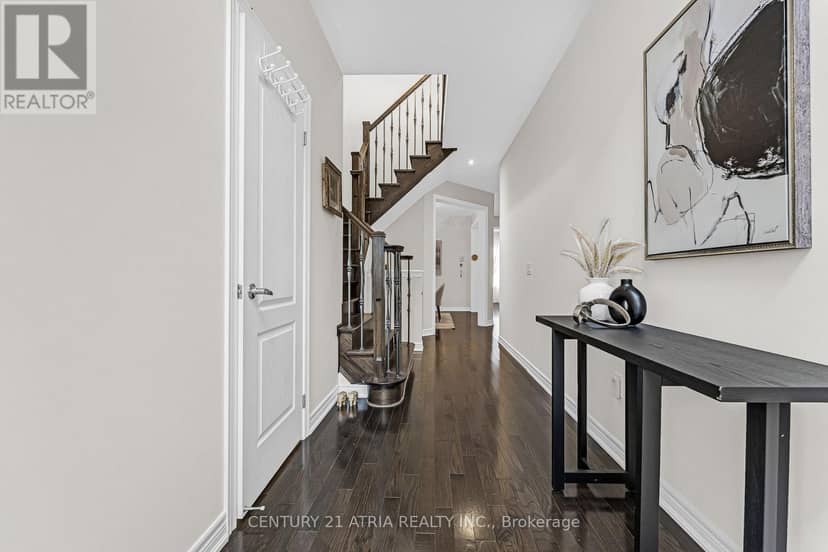 468 Kwapis Boulevard, Newmarket, photo 3