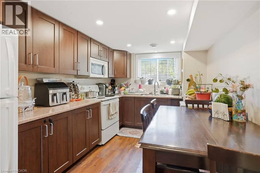 25 SAVERYN Road — photo 40 of 40