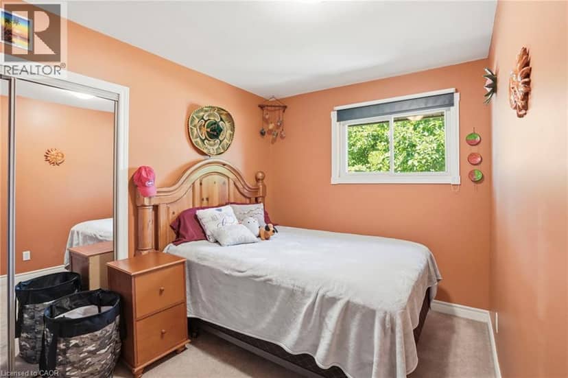 25 SAVERYN Road — photo 17 of 40