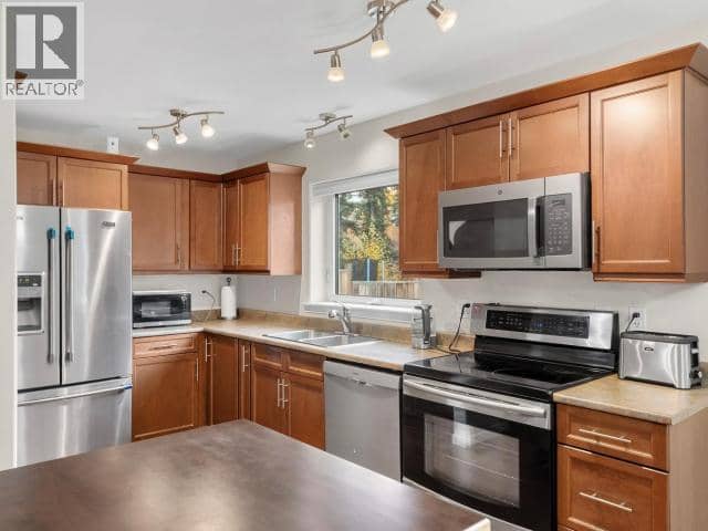 32-19 Wann Road — photo 12 of 37