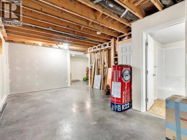32-19 Wann Road — photo 28 of 37