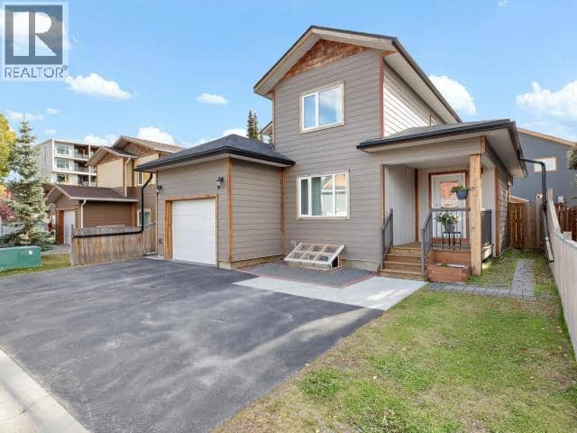 32-19 Wann Road — photo 4 of 37