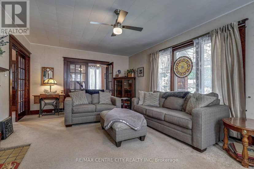 264 John Street S — photo 7 of 40