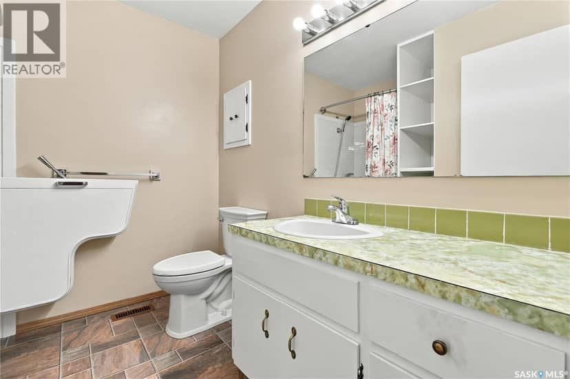 843 N McIntosh STREET — photo 18 of 40