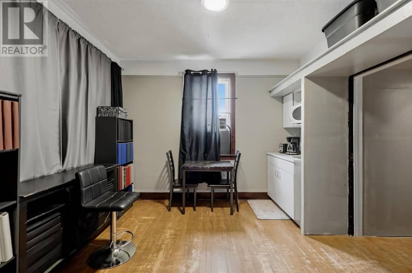 185 Elgin ST — photo 14 of 33