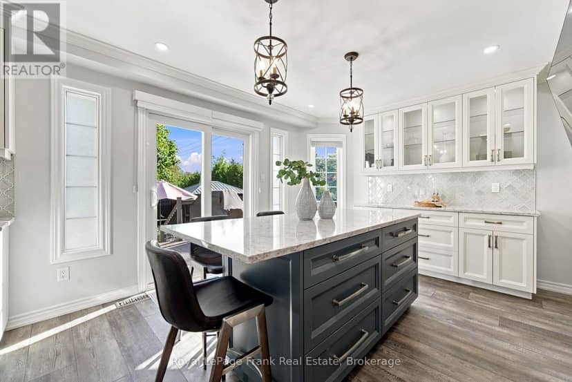 58 Parnell Crescent — photo 11 of 40