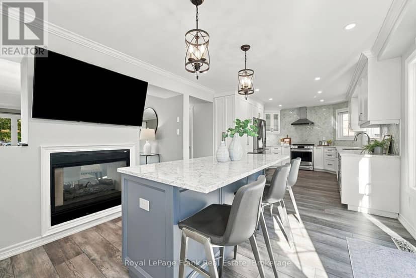 58 Parnell Crescent — photo 13 of 40