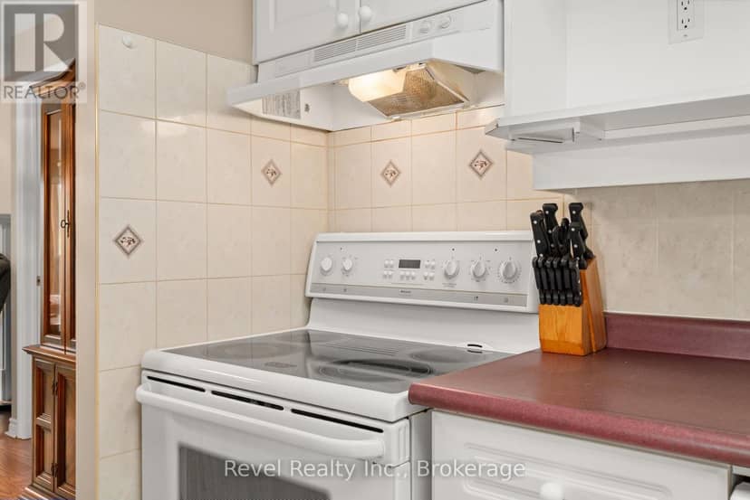 302 - 3 Heritage Way — photo 20 of 40
