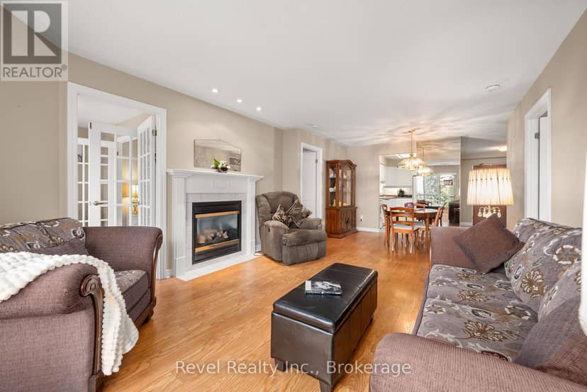 302 - 3 Heritage Way — photo 24 of 40
