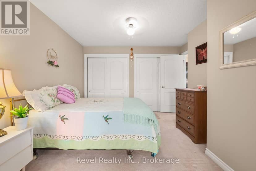 302 - 3 Heritage Way — photo 35 of 40