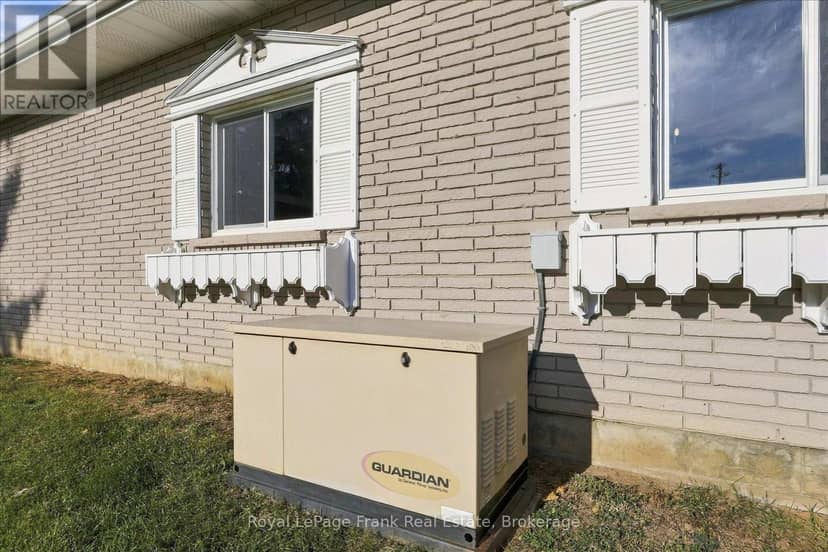 362 Simons Avenue — photo 38 of 40