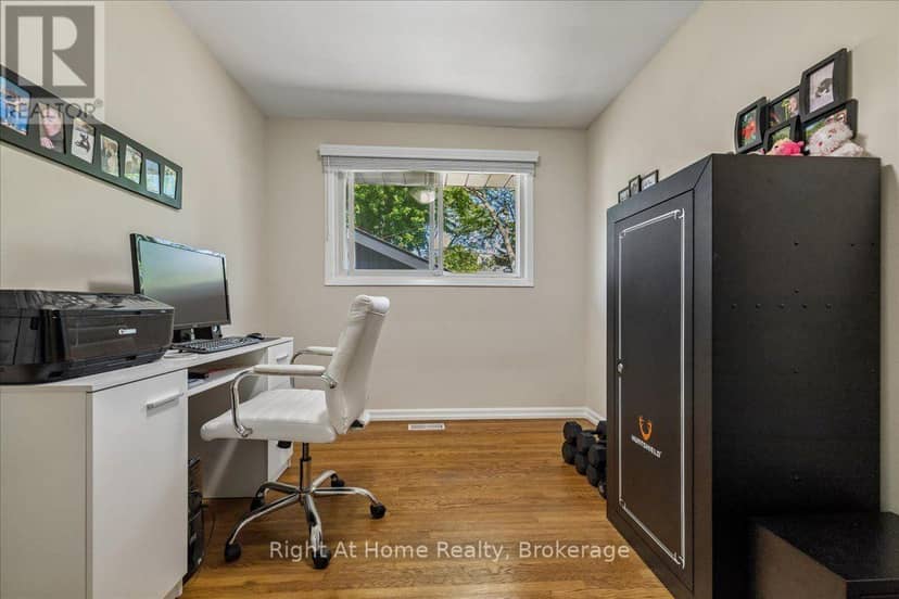 275 Kent Crescent — photo 21 of 40
