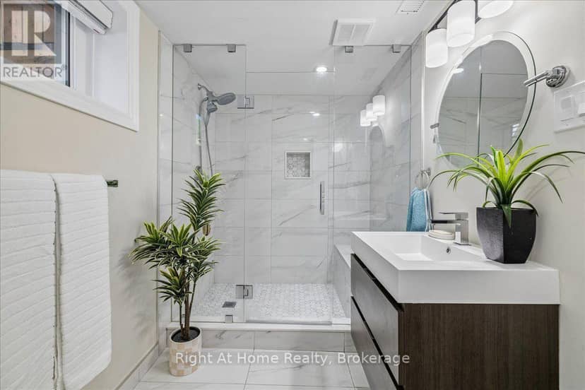 275 Kent Crescent — photo 35 of 40