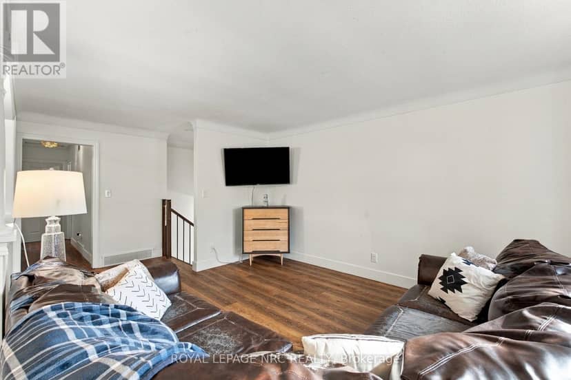 26 Pinehurst Drive, Welland, photo 5