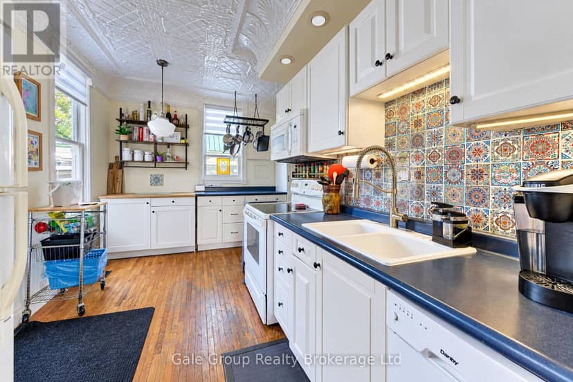 551 Grant Street — photo 11 of 40