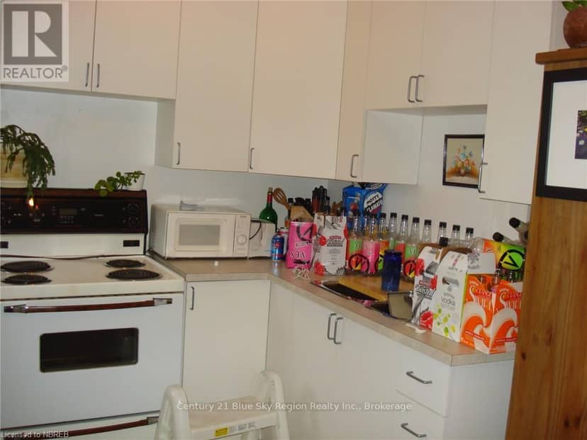 160-164 Main Street E — photo 11 of 29